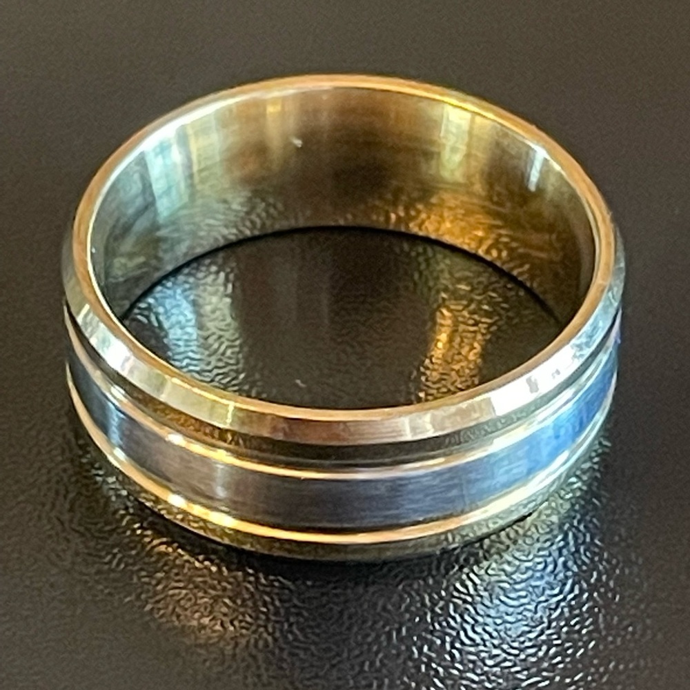 Elegant Gold and Silver titanium steel Band Ring - Picture 5 of 10
